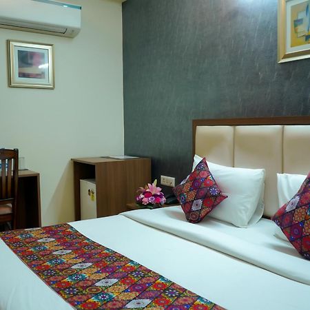 Hotel The Luxe 18 - Golf Course Road Gurgaon Luaran gambar