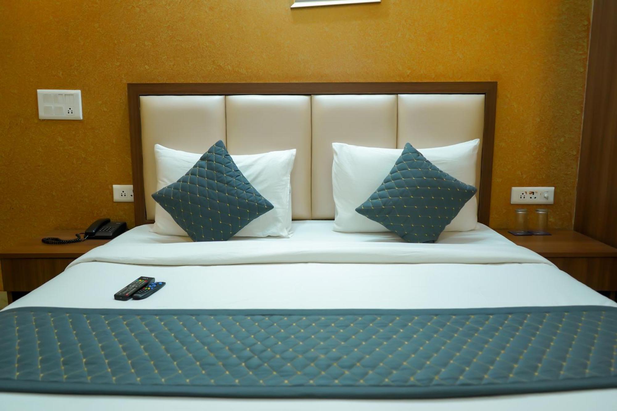 Hotel The Luxe 18 - Golf Course Road Gurgaon Luaran gambar