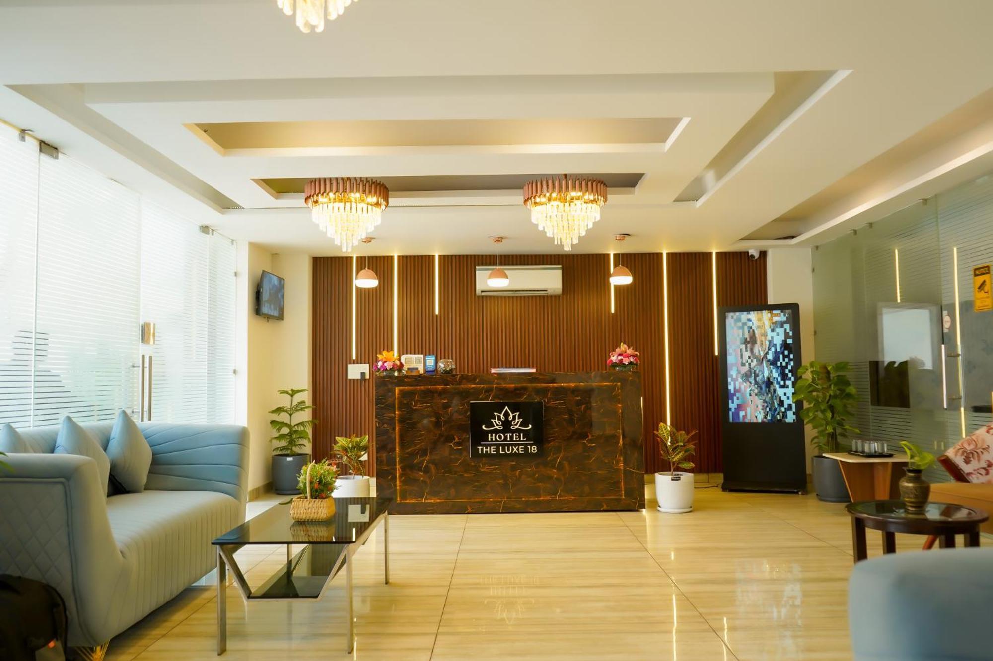 Hotel The Luxe 18 - Golf Course Road Gurgaon Luaran gambar