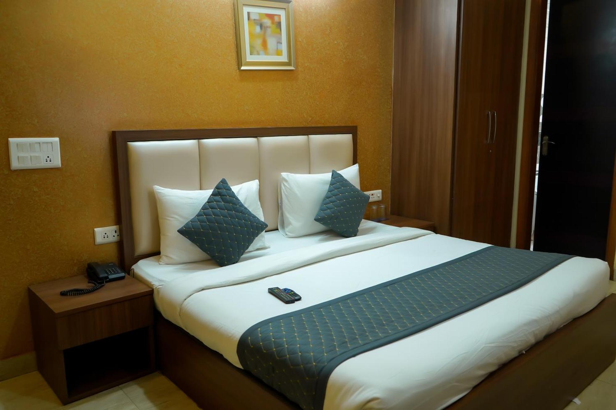 Hotel The Luxe 18 - Golf Course Road Gurgaon Luaran gambar