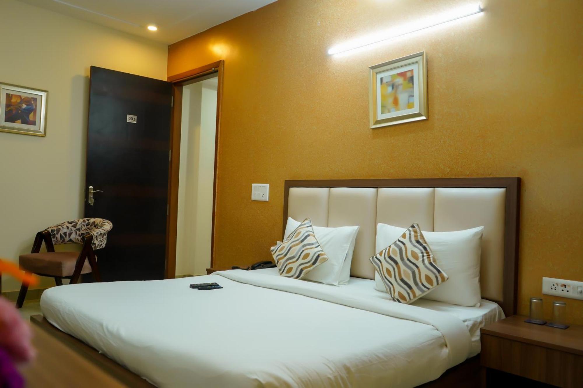 Hotel The Luxe 18 - Golf Course Road Gurgaon Luaran gambar