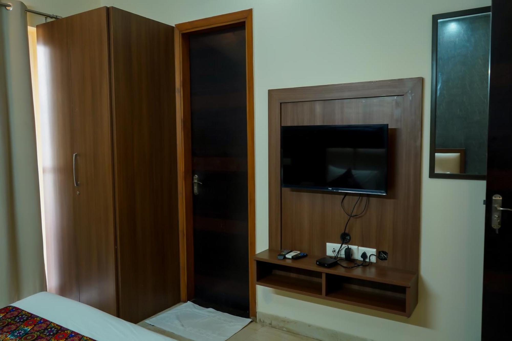 Hotel The Luxe 18 - Golf Course Road Gurgaon Luaran gambar